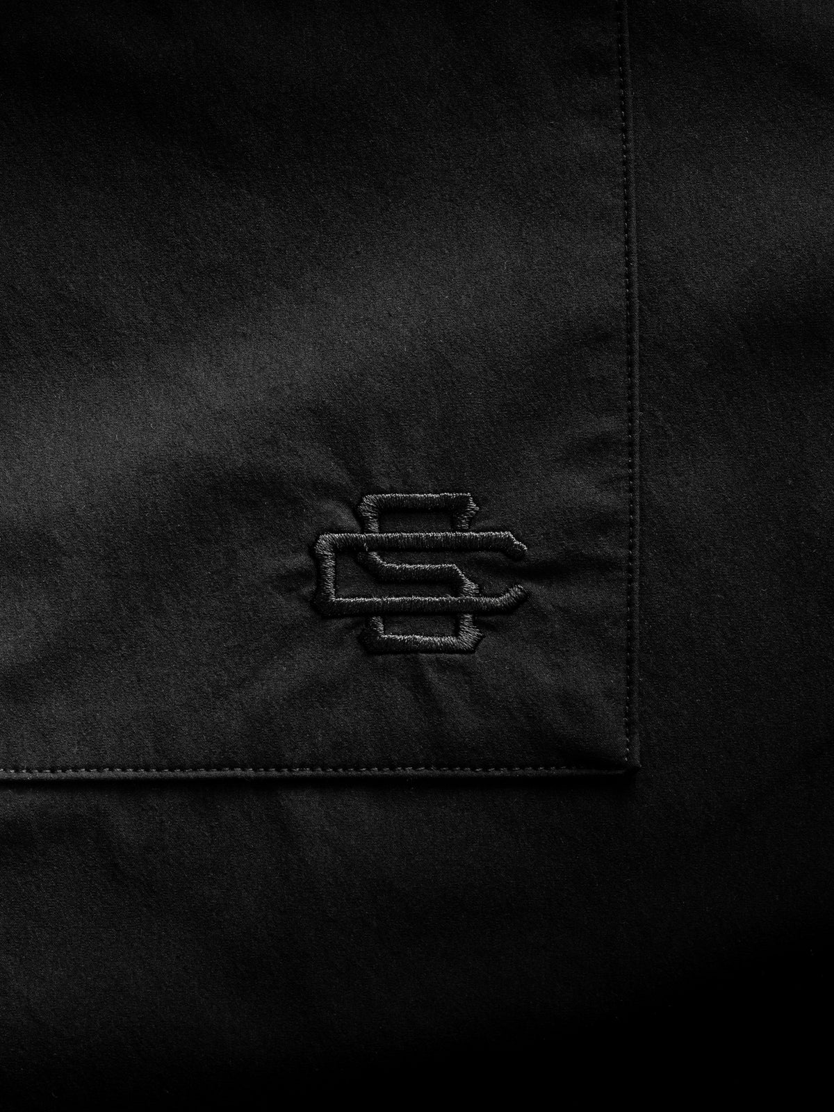 SIGNATURE BUTTON UP - BLACK