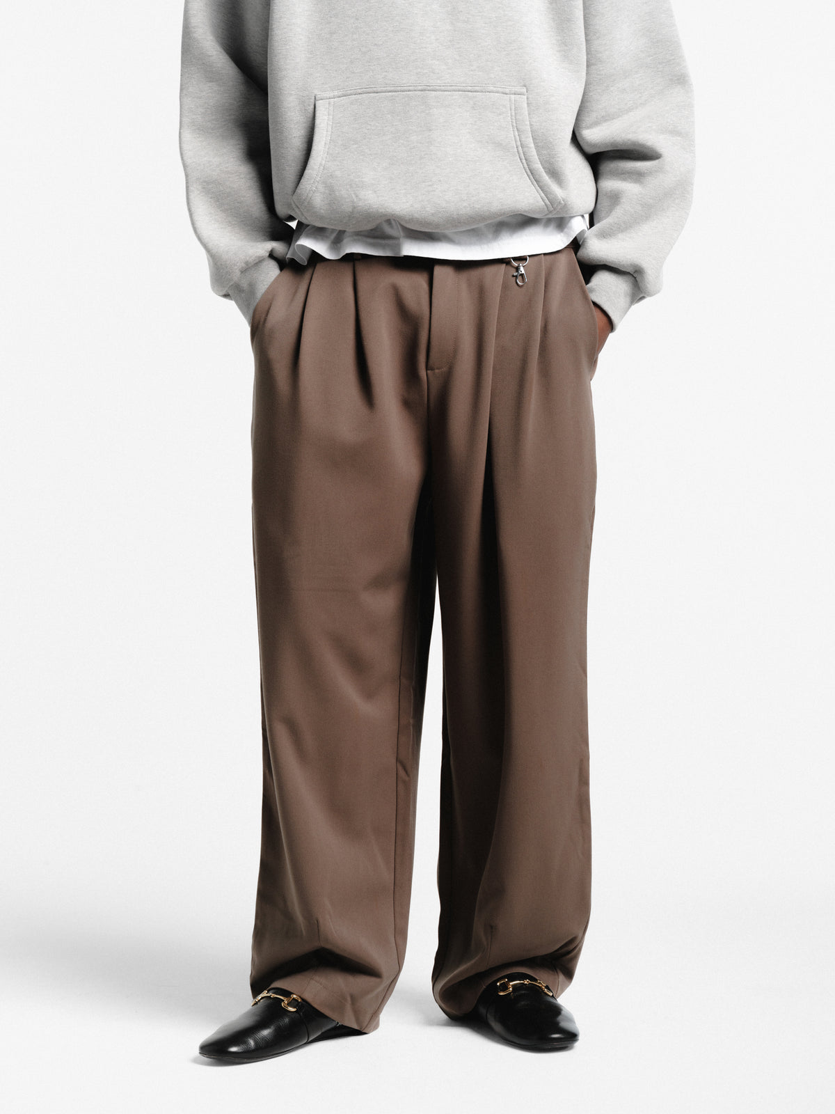 PLEATED PANT - BROWN