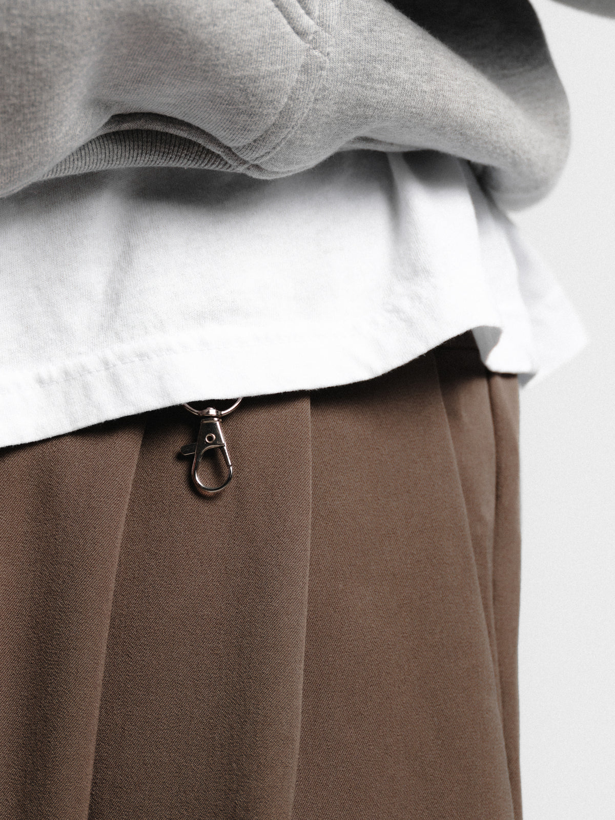 PLEATED PANT - BROWN
