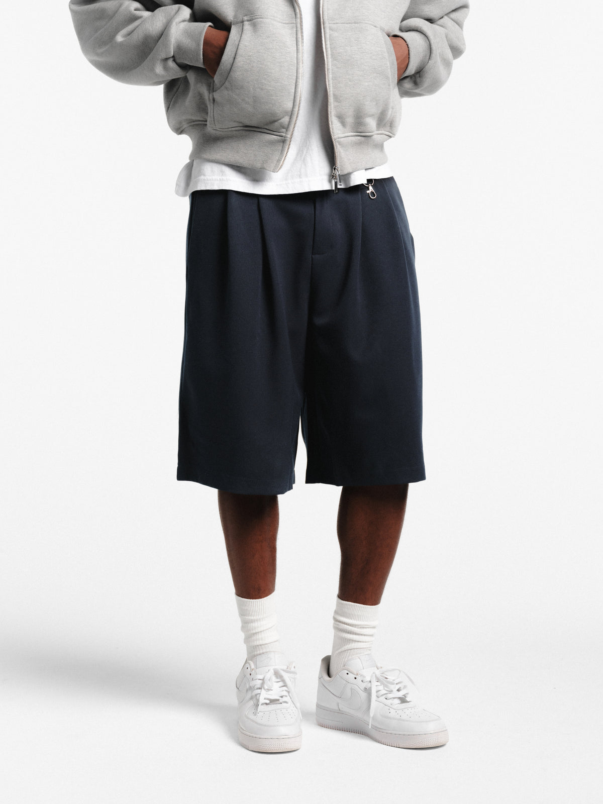 PLEATED SHORTS - NAVY