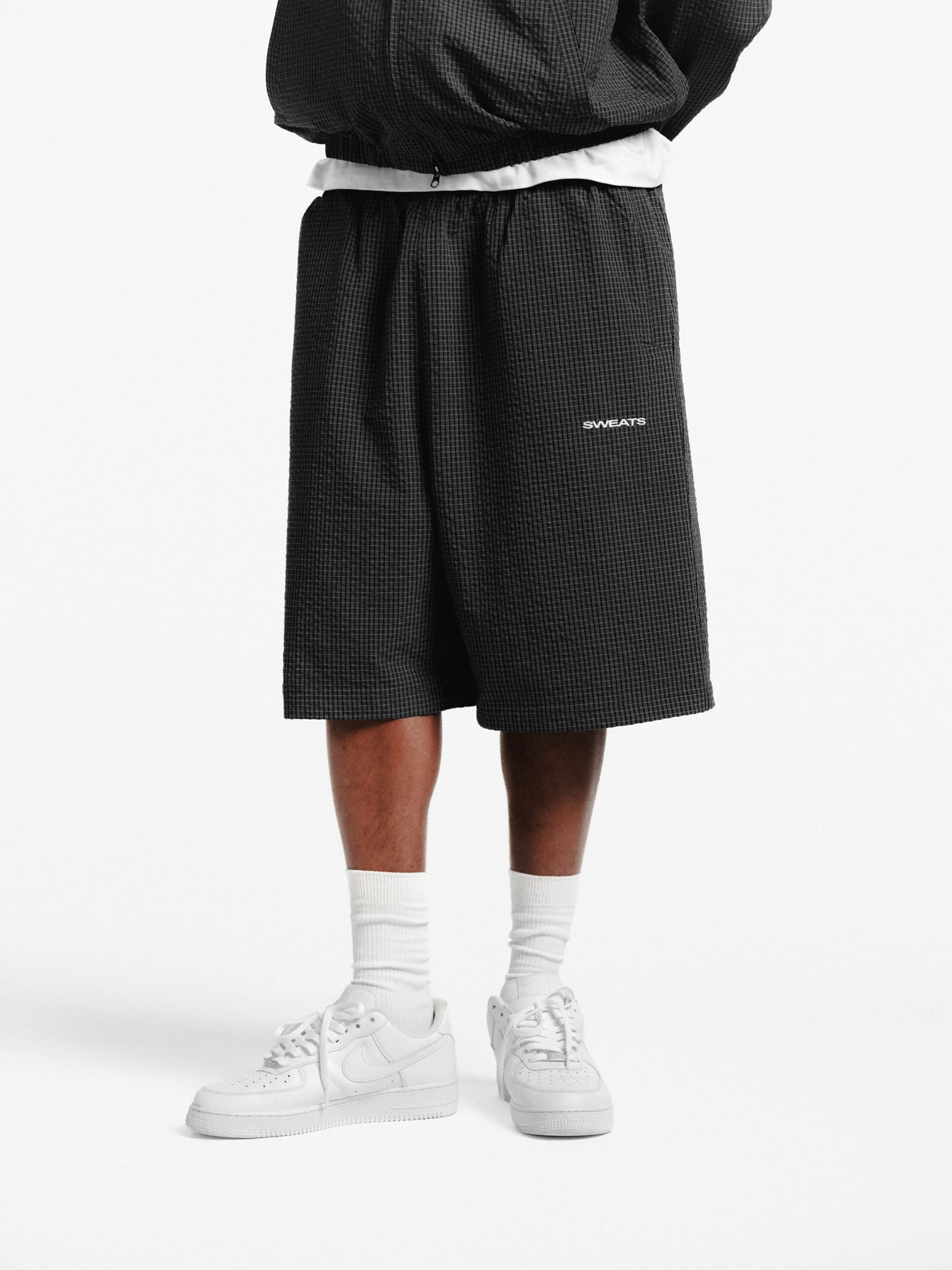 CHECKERED TRACK SHORT - BLACK/WHITE