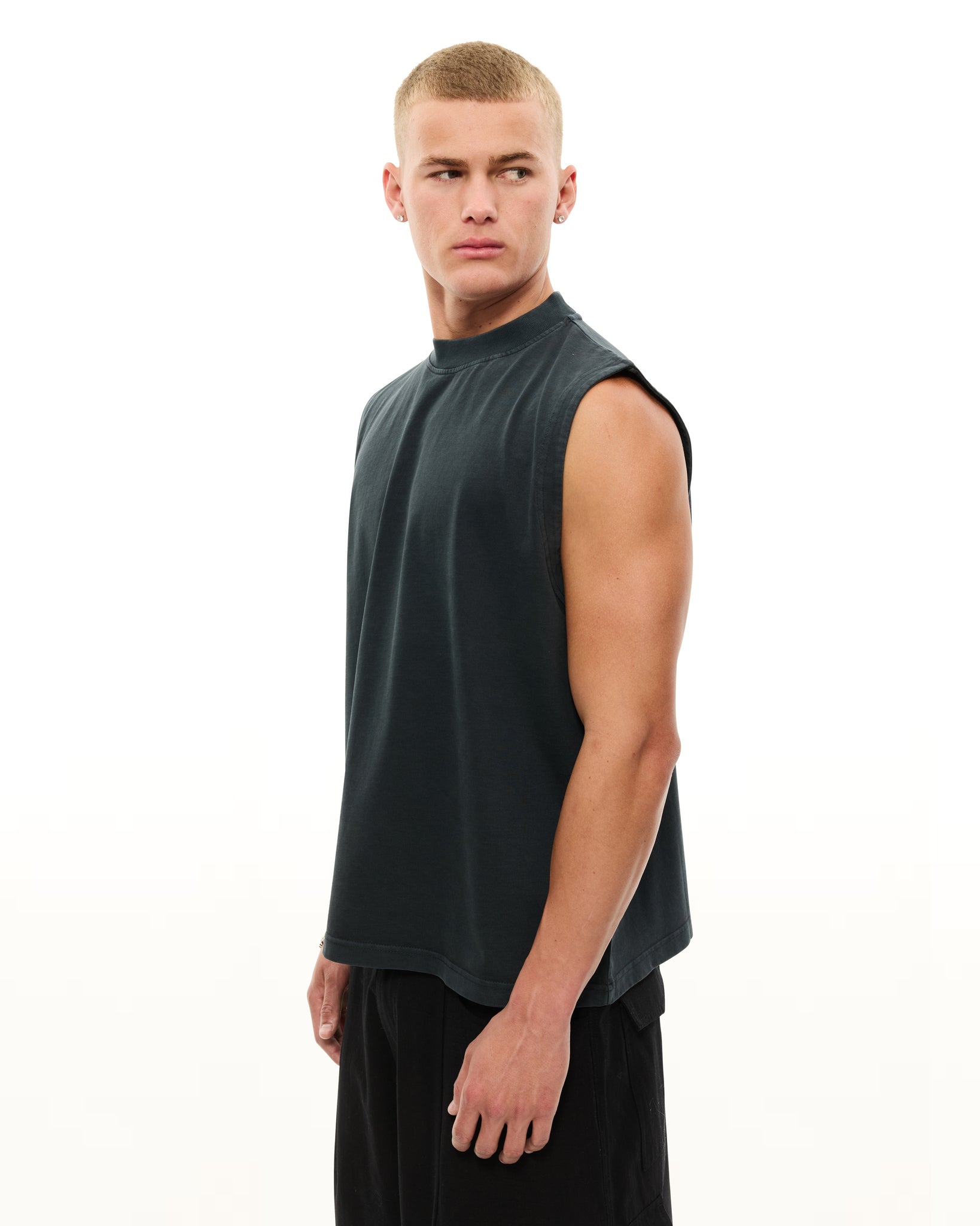 MUSCLE TEE - WASHED BLACK