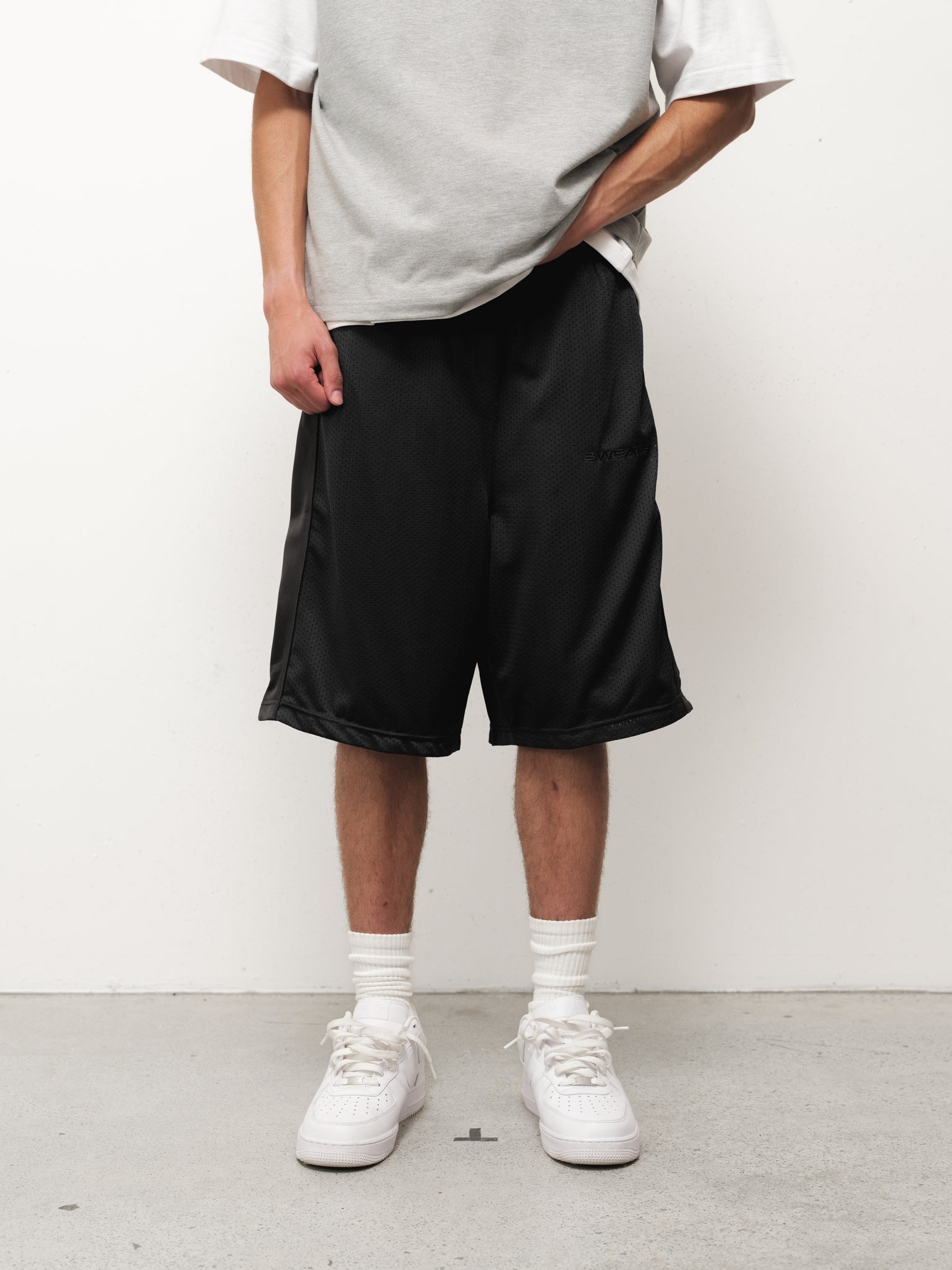 MESH SHORT - BLACK