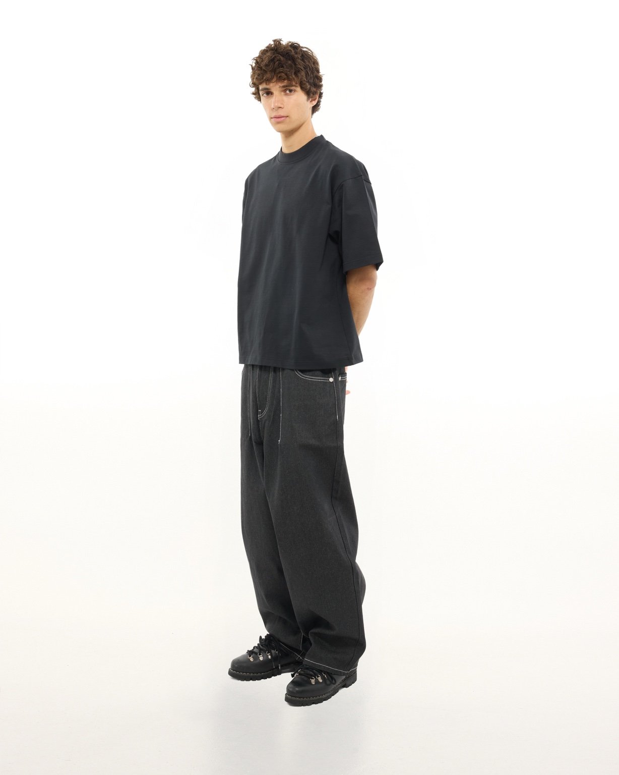 SIGNATURE BLANK T-SHIRT - BLACK - SWEATS EU