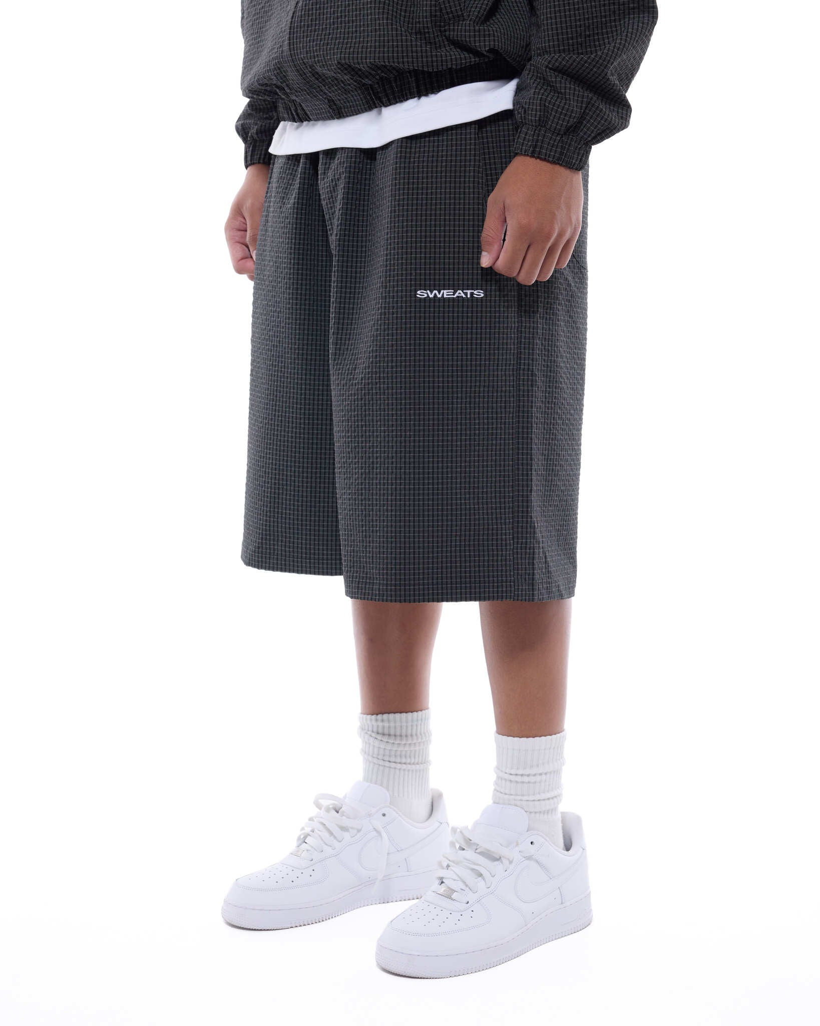 CHECKERED TRACK SHORT - BLACK/WHITE