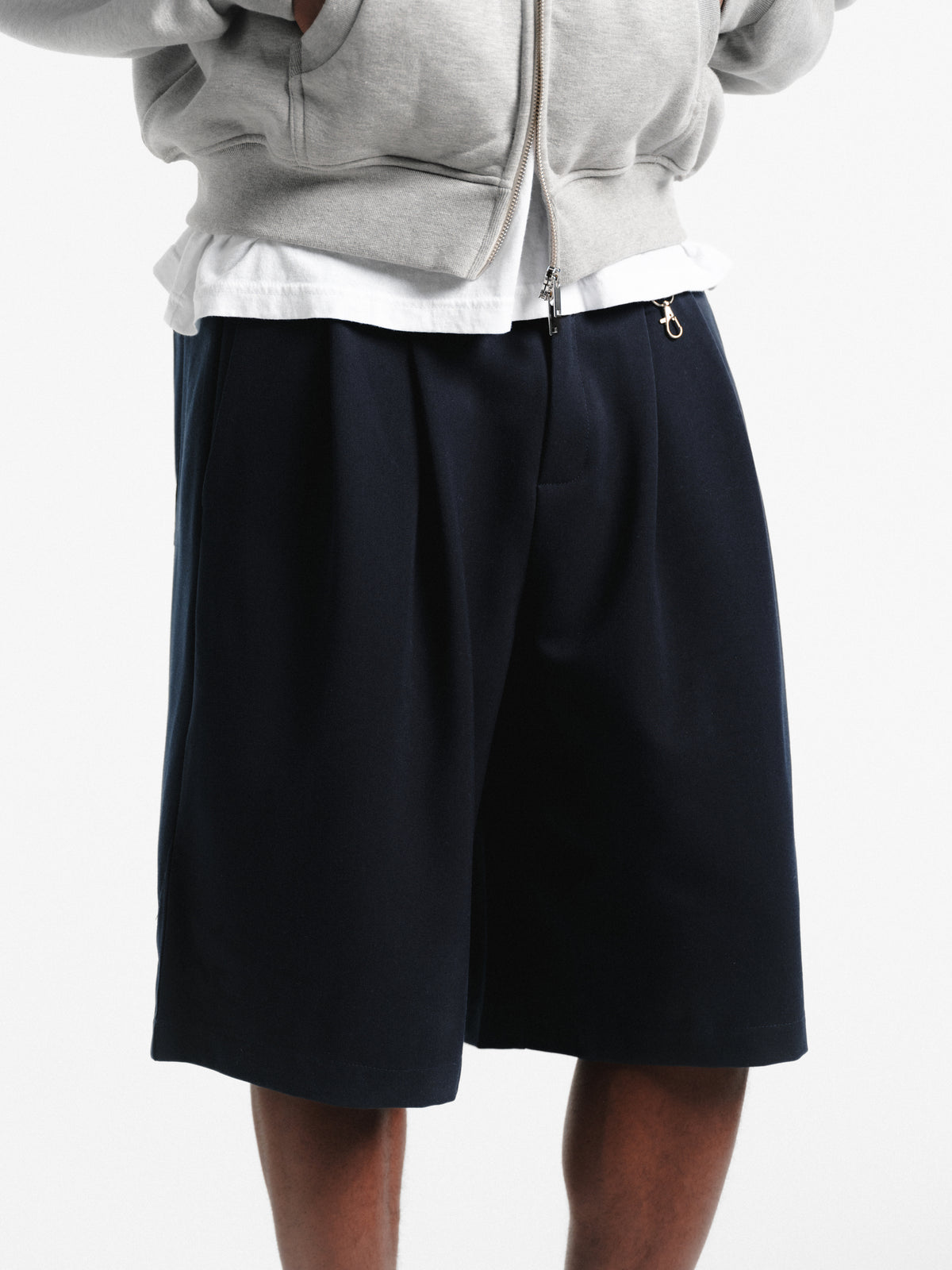 PLEATED SHORTS - NAVY
