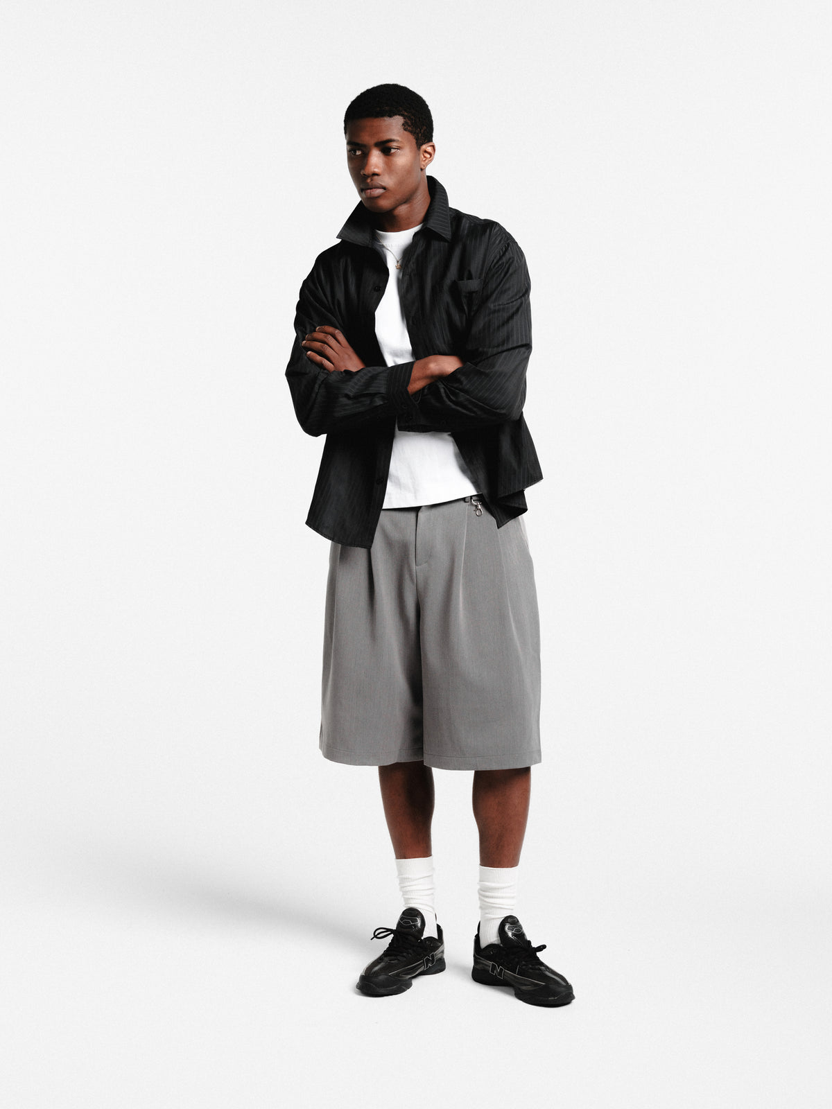 PLEATED SHORTS - GREY