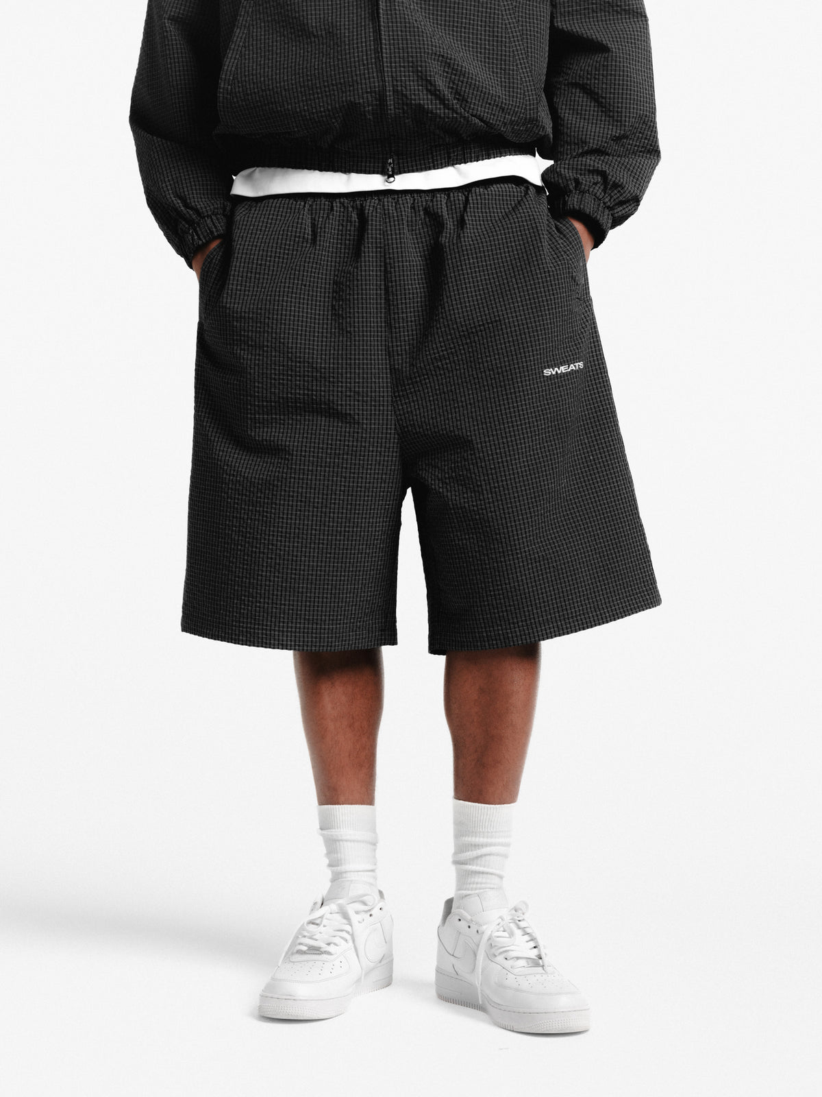 CHECKERED TRACK SHORT - BLACK/WHITE