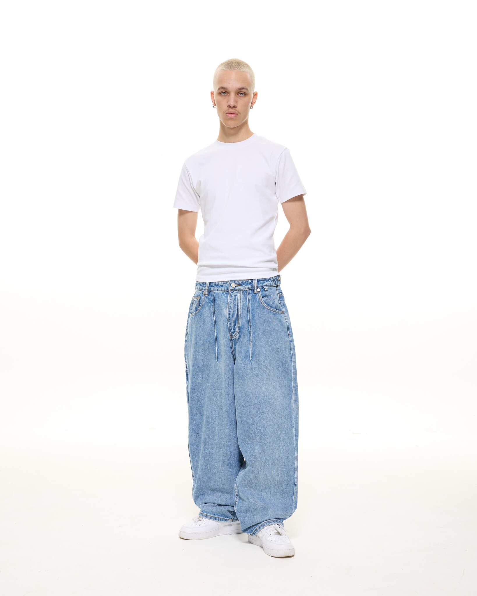 DENIM BAGGY JEANS - LIGHT BLUE