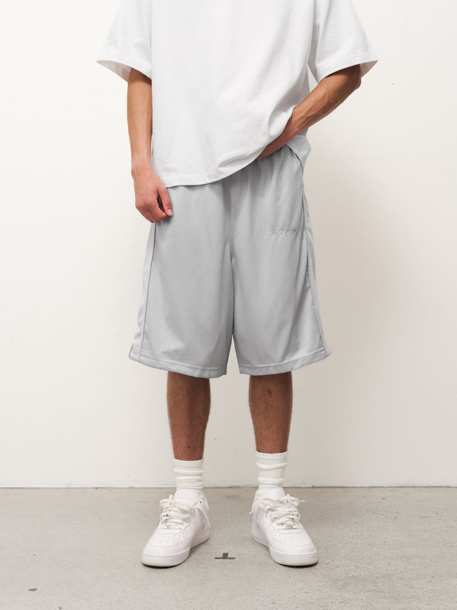 MESH SHORT - GREY